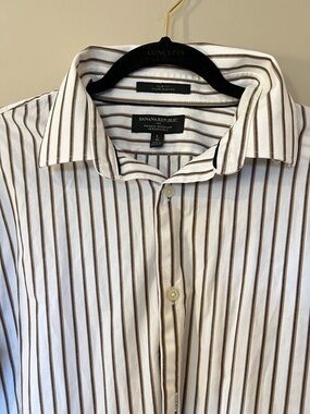 4 Banana Republic Dress shirts Large
